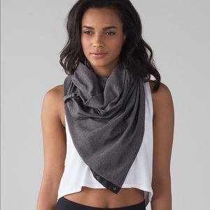 Lululemon vinyasa scarf grey